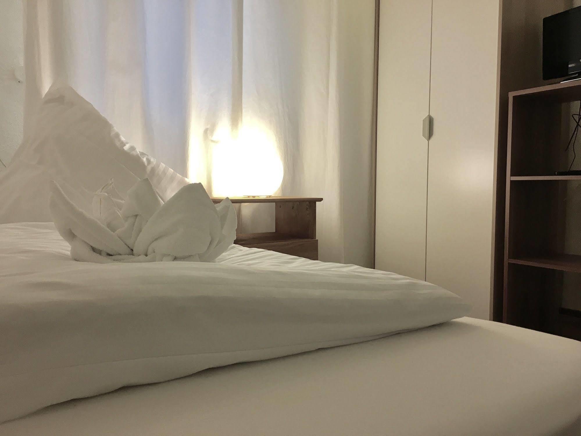City Hotel Diez ดีซ ภายนอก รูปภาพ